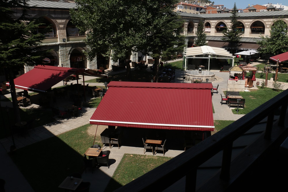 VOYVODA HAN (TAŞHAN) / VOYVODA INN (TAŞHAN)